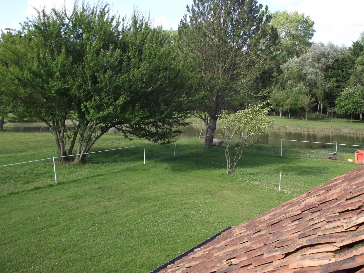 Les Portes Des Froises Saint-Quentin-en-Tourmont Exterior foto